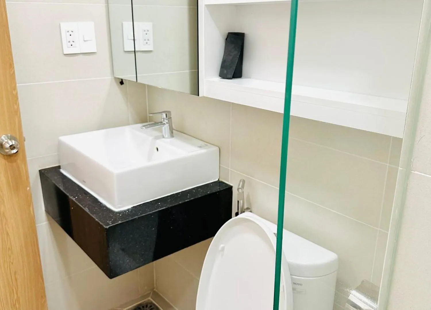 Modern Apartment Near Landmark81 Ho Chi Minh City