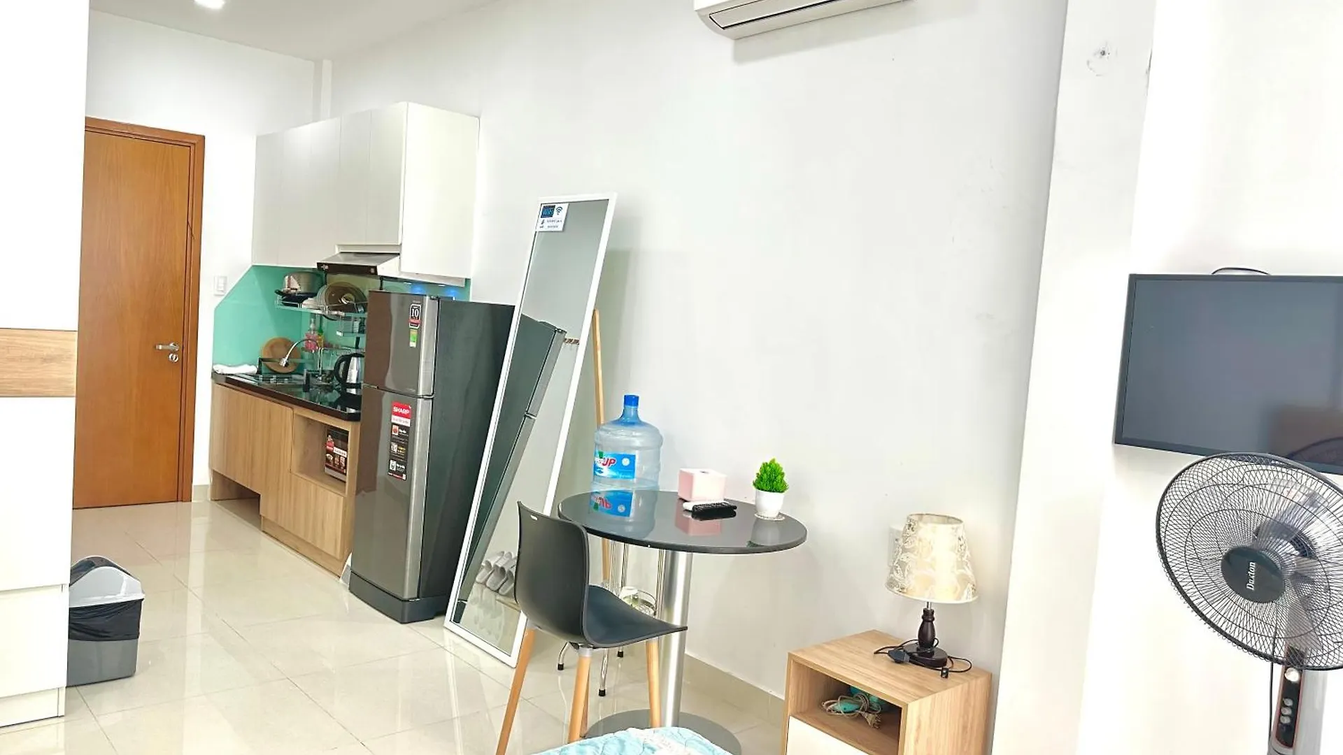 Modern Apartment Near Landmark81 Ho Chi Minh City 0*,
